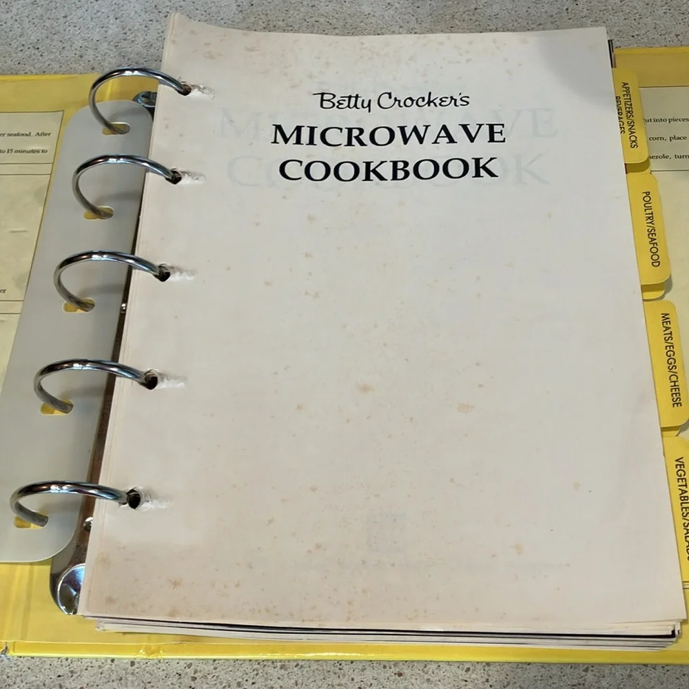 Vintage Betty Crocker's Microwave Cookbook 5-Ring